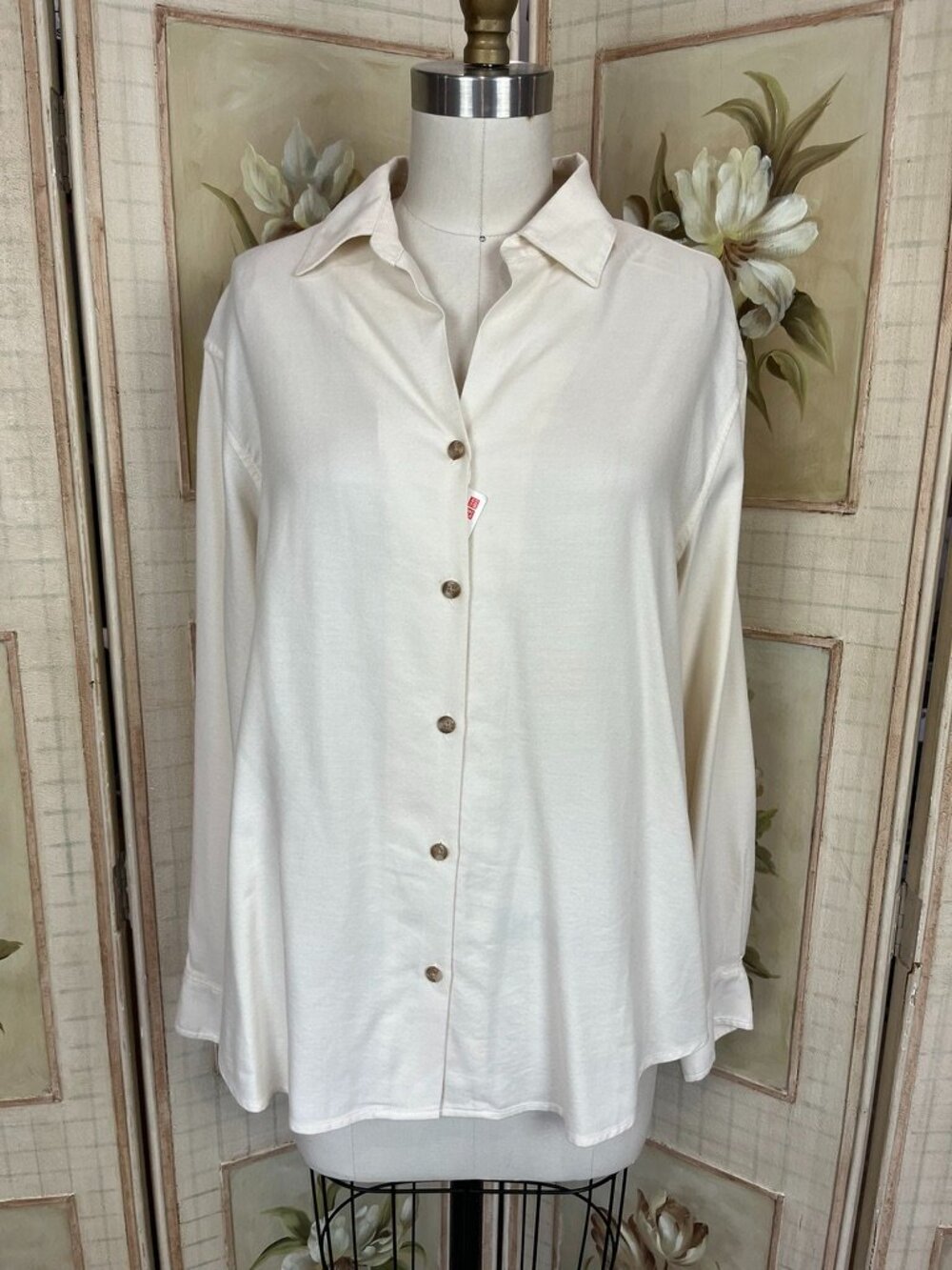 NWT Uniqlo Cream Button Up Blouse